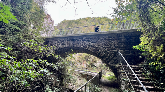 Pogled iz ulaza u Hudu luknju
