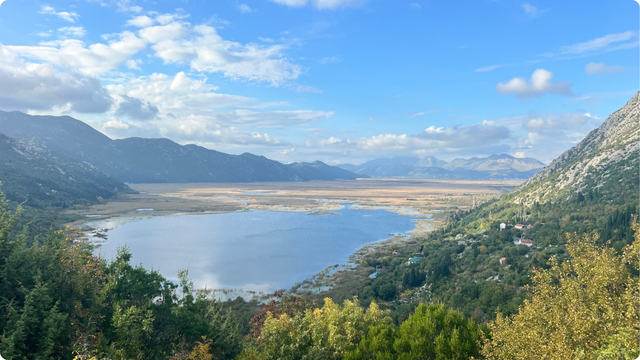 Vidikovac s pogledom na jezero Kuti